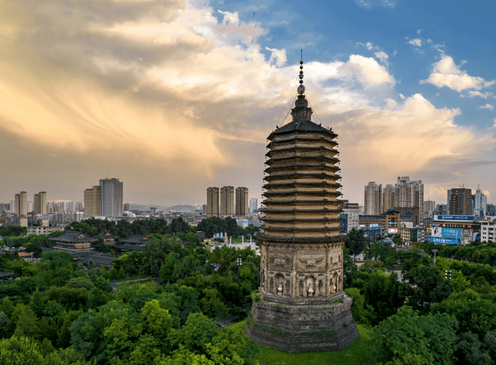 辽阳盛典,嘉宾云集,观众热情如火